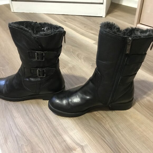 Kenneth Cole Reaction Ladies Black Boots Size 6M - Picture 4 of 6